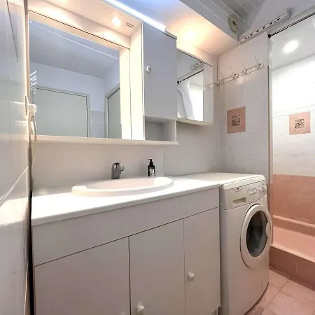 Studio/cabine A 80m De La Avec Terrasse, Jardinet Et Garage - - Fr-1-226b-140 아파트