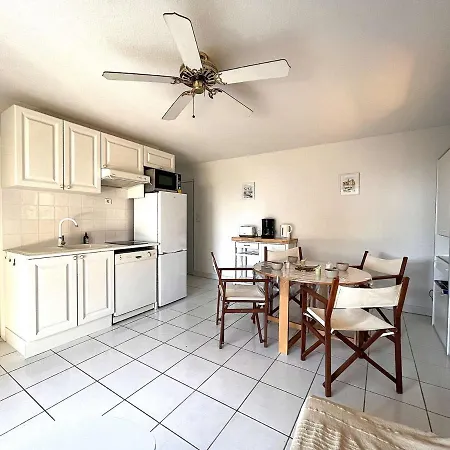 Studio/cabine A 80m De La Avec Terrasse, Jardinet Et Garage - - Fr-1-226b-140 Apartament