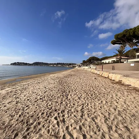 Studio/cabine à 80m De La Avec Terrasse, Jardinet Et Garage - - Fr-1-226b-140 * Cavalaire-sur-Mer